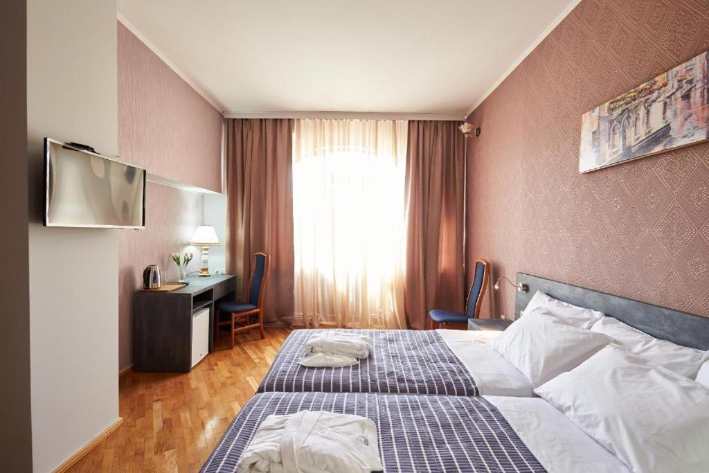 The Hilltop Skyline Hotel Tbilisi Exterior foto