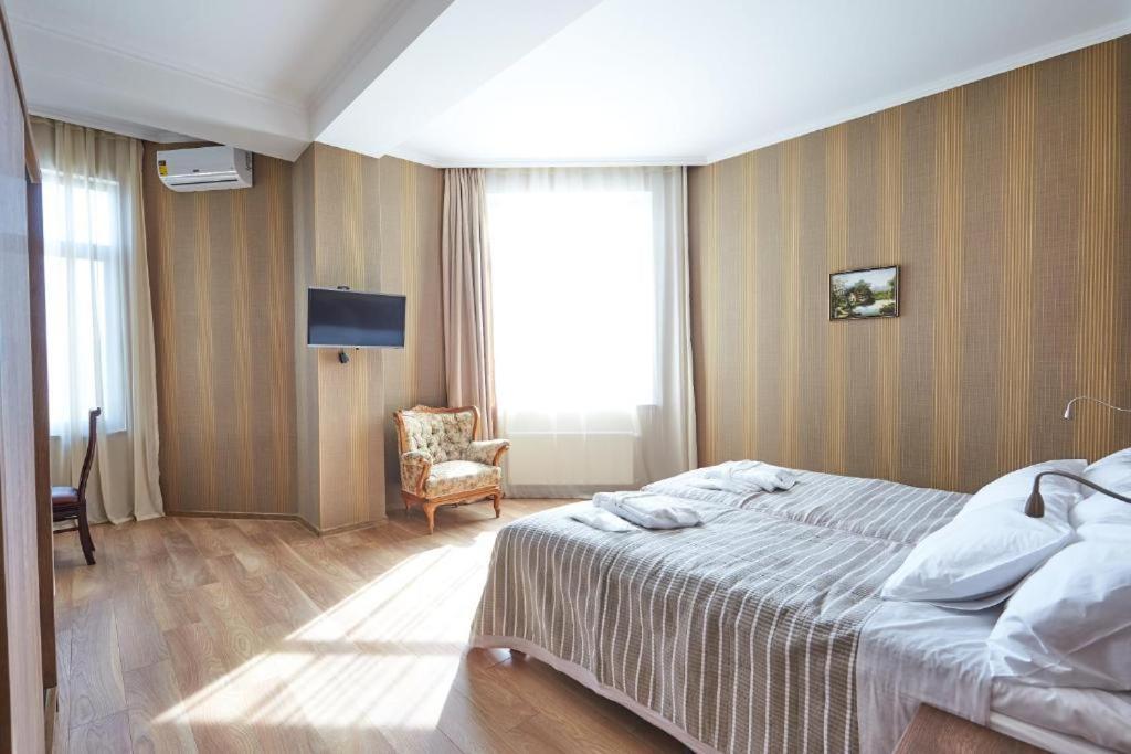 The Hilltop Skyline Hotel Tbilisi Exterior foto