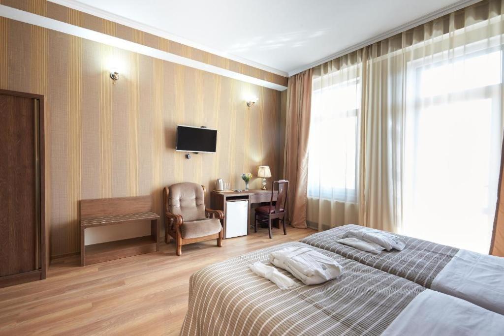 The Hilltop Skyline Hotel Tbilisi Exterior foto